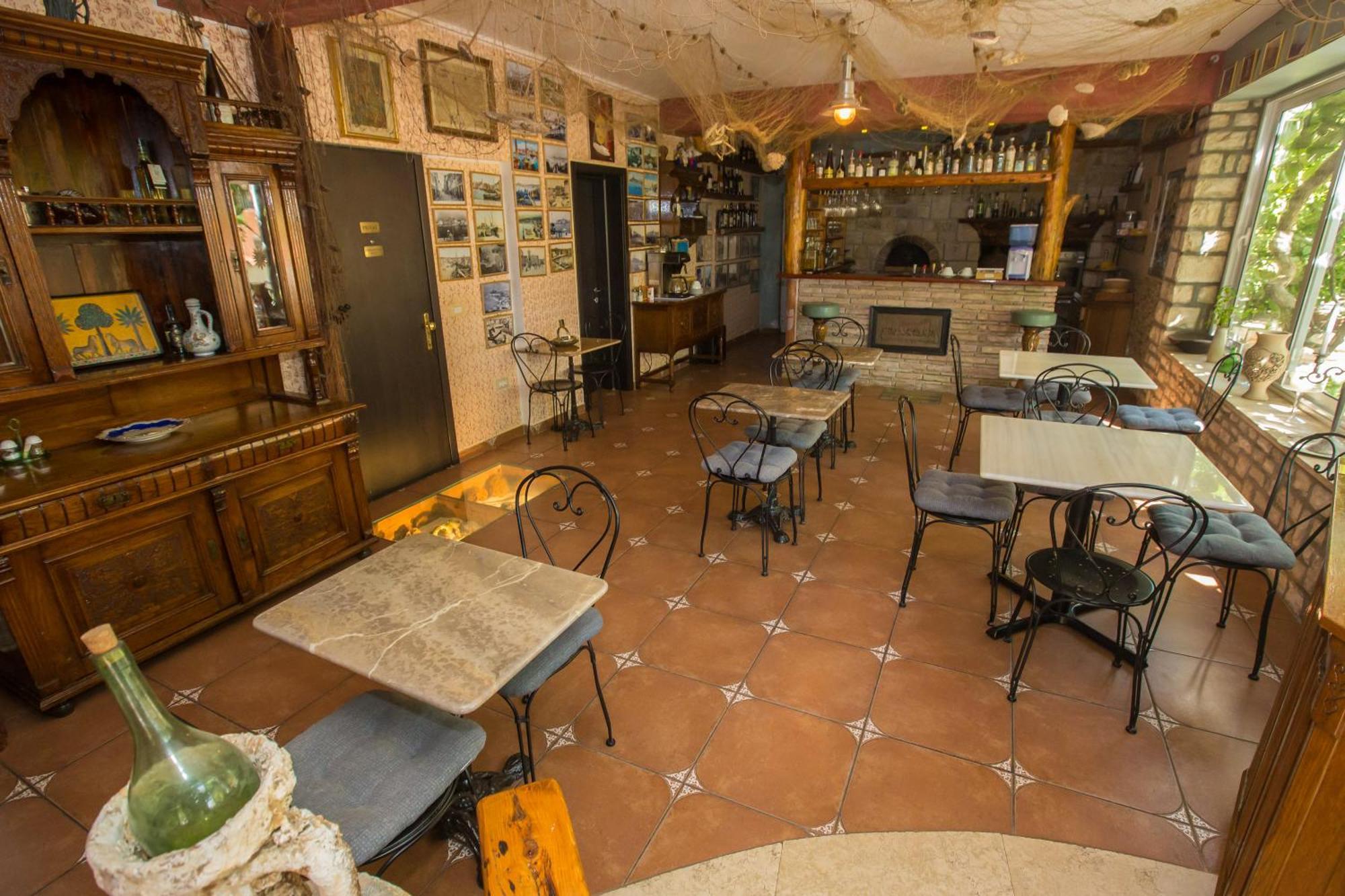 Villa Monsena روفينج المظهر الخارجي الصورة