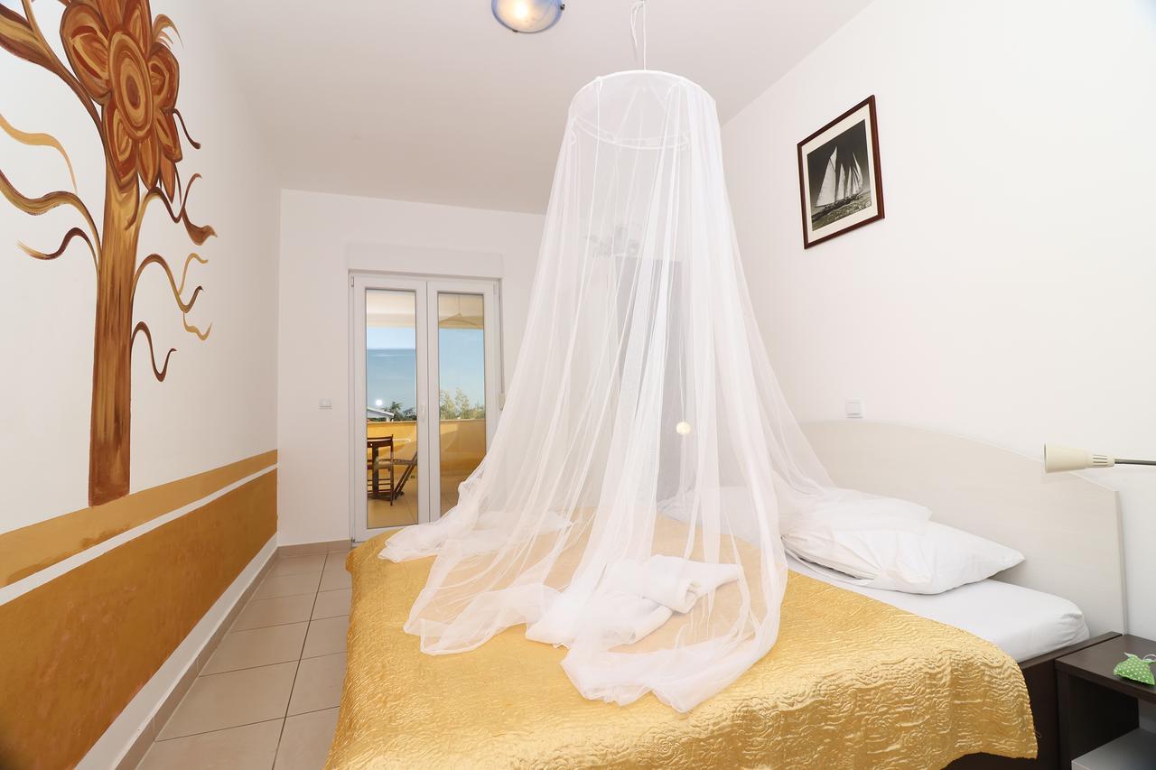Villa Monsena روفينج المظهر الخارجي الصورة